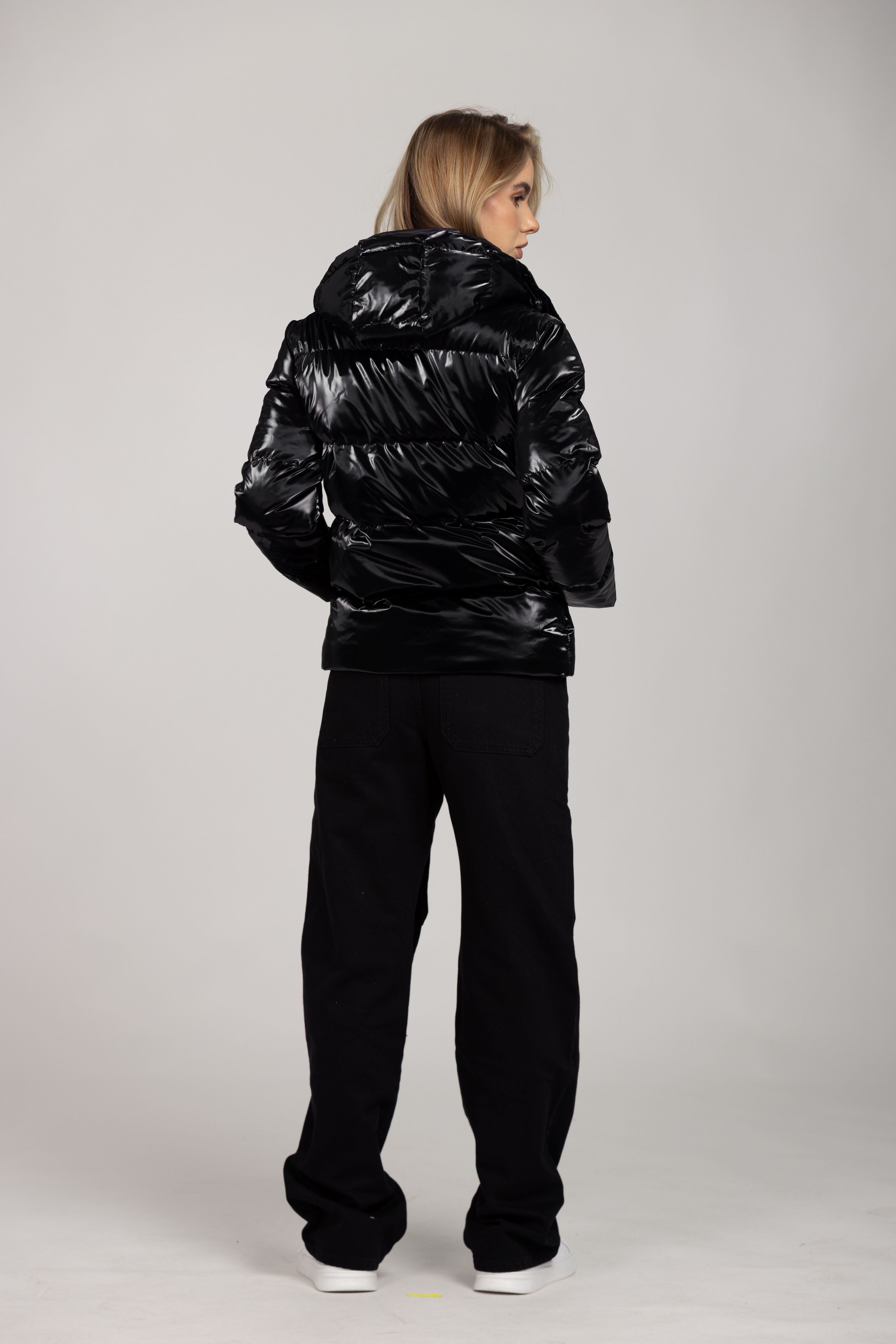Nebula Puffer (Glossy Black)