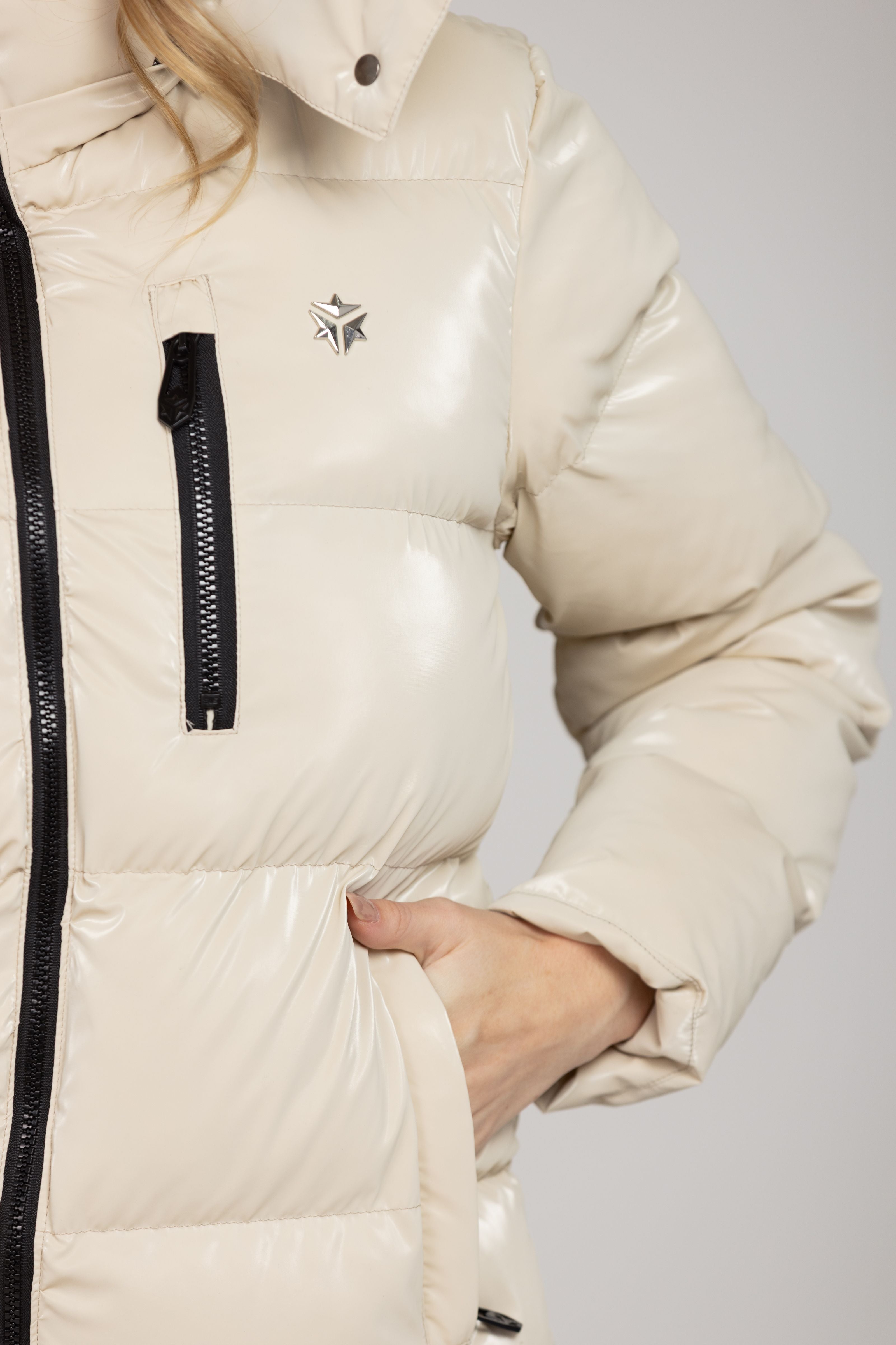 Nebula Puffer (Glossy Beige)