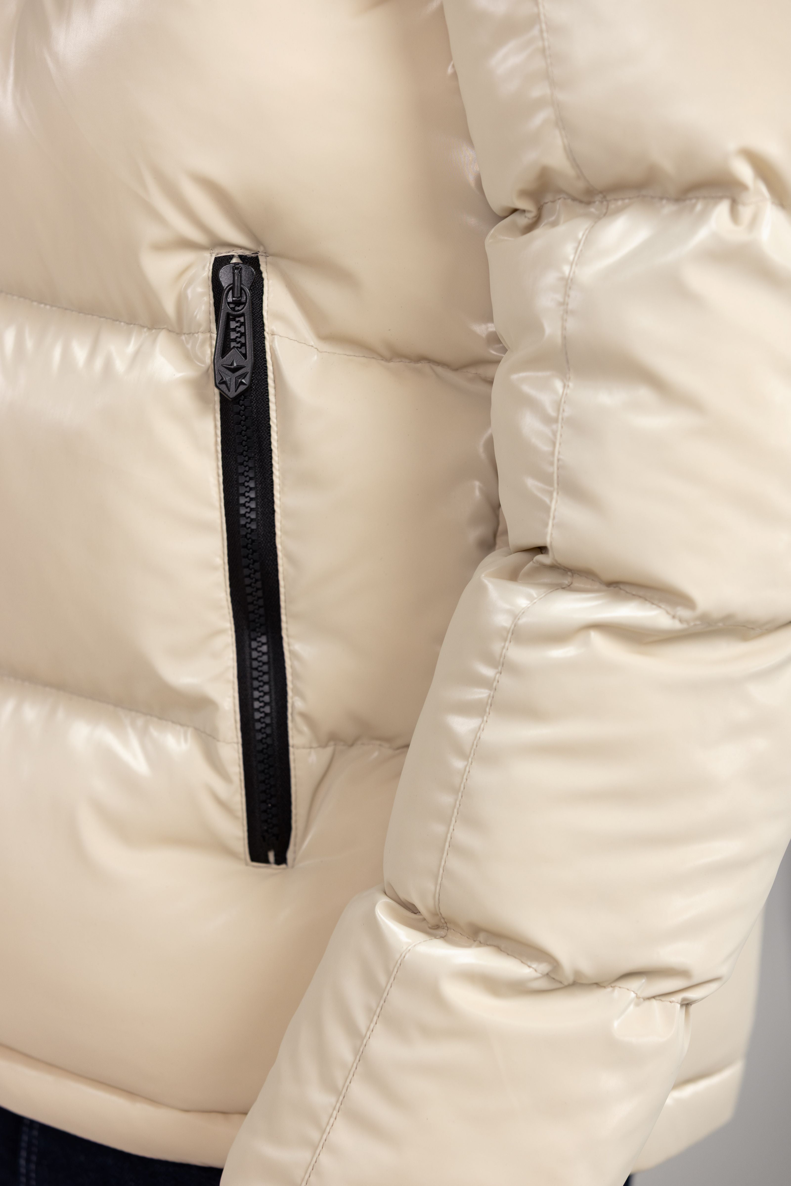 Nebula Puffer (Glossy Beige)