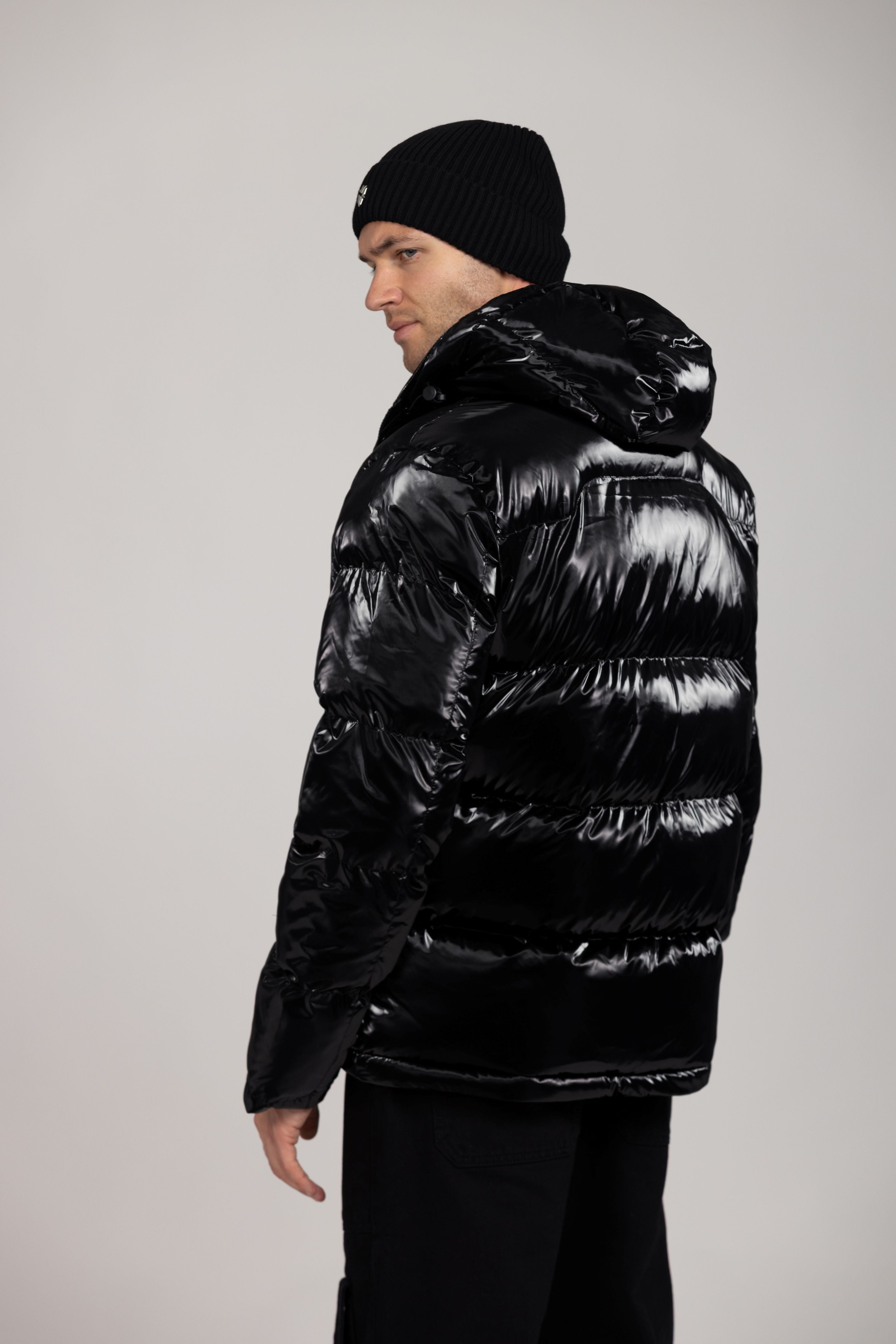 Nebula Puffer (Glossy Black)