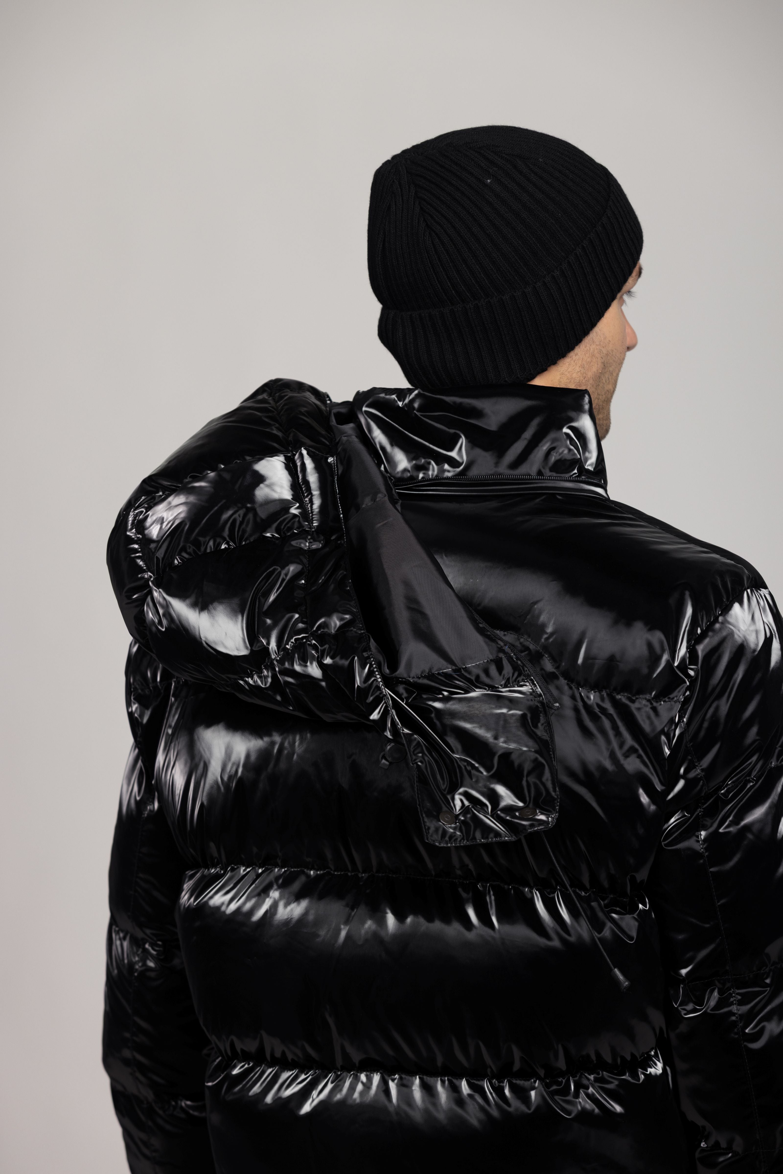 Nebula Puffer (Glossy Black)
