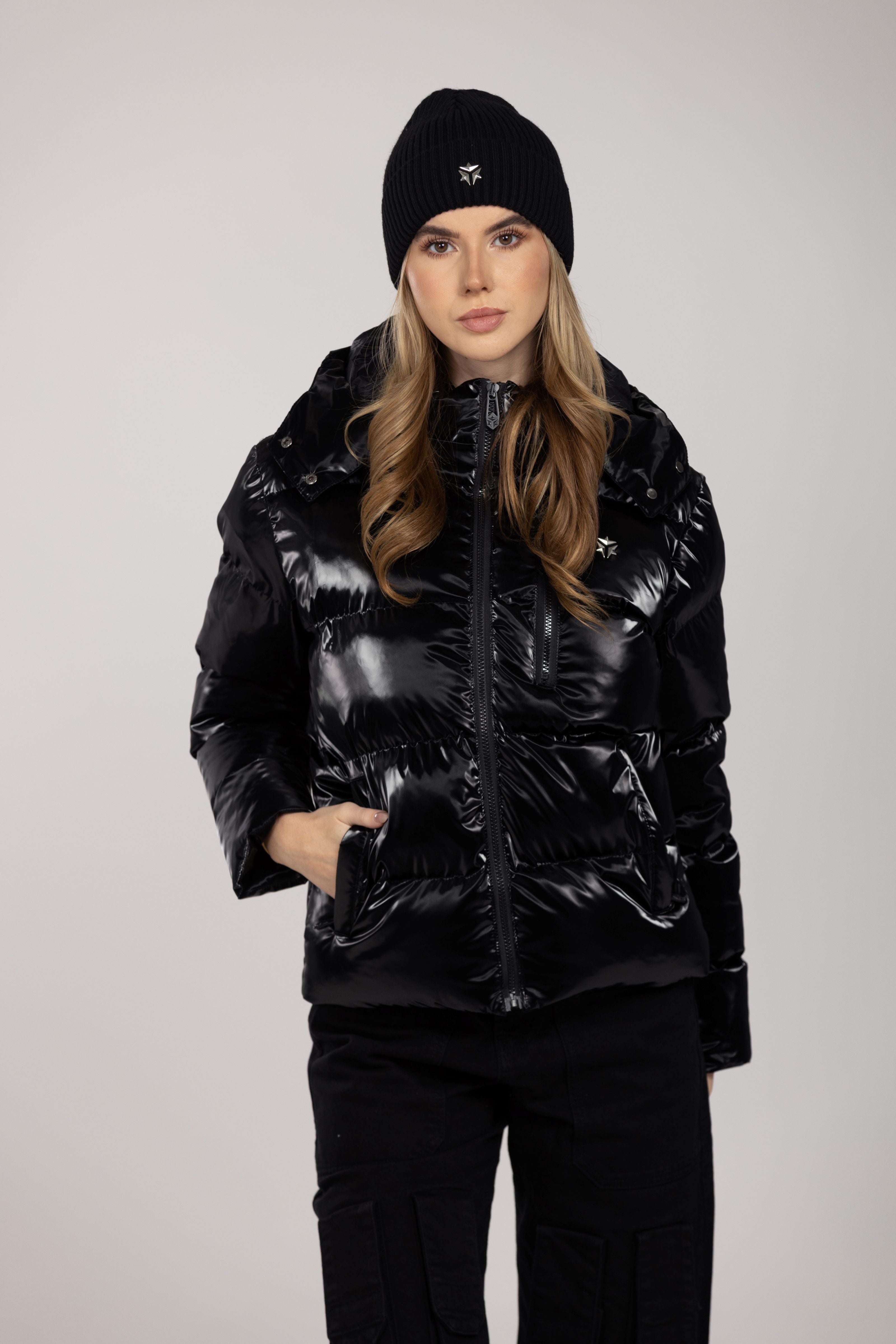 Nebula Puffer (Glossy Black)