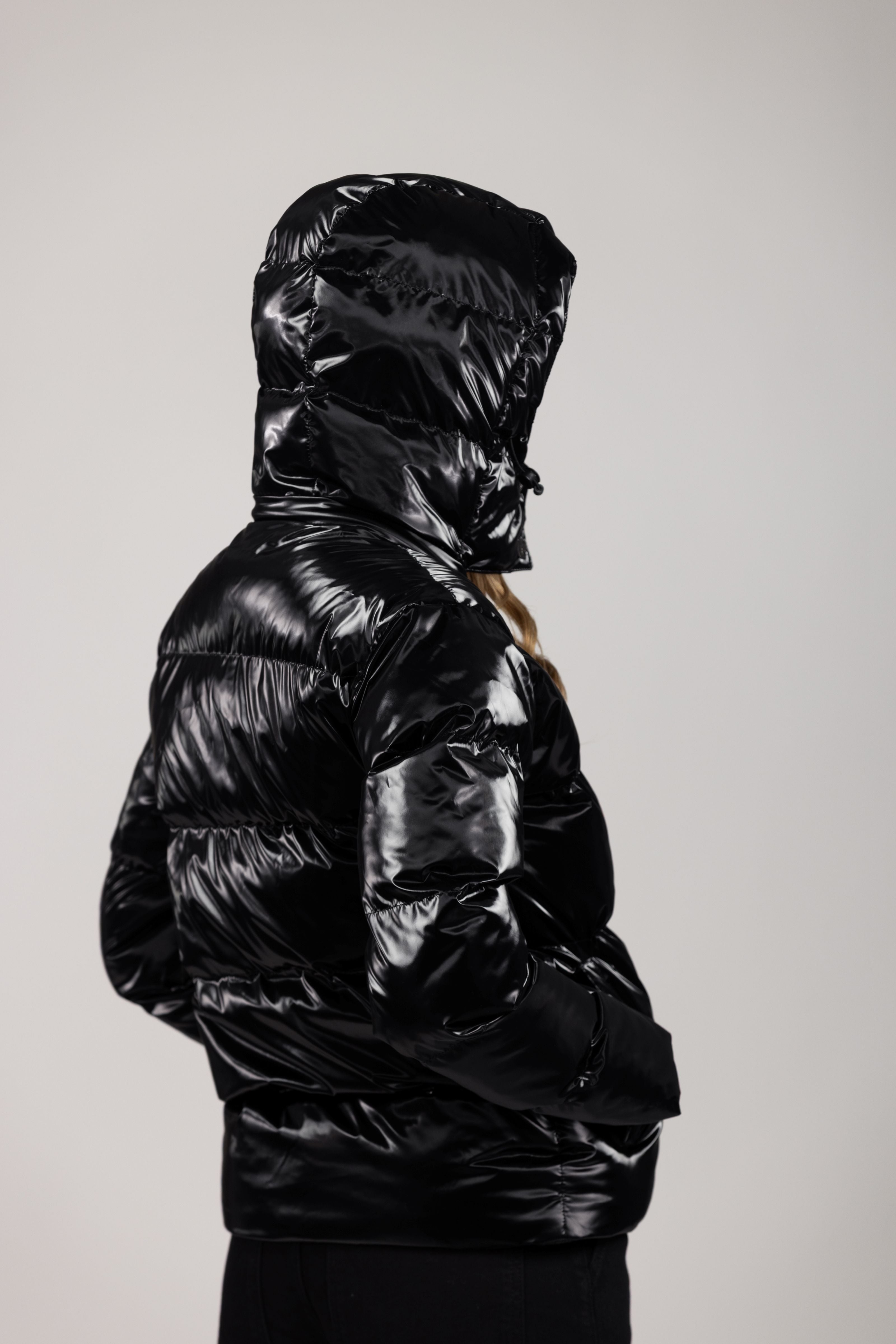 Nebula Puffer (Glossy Black)